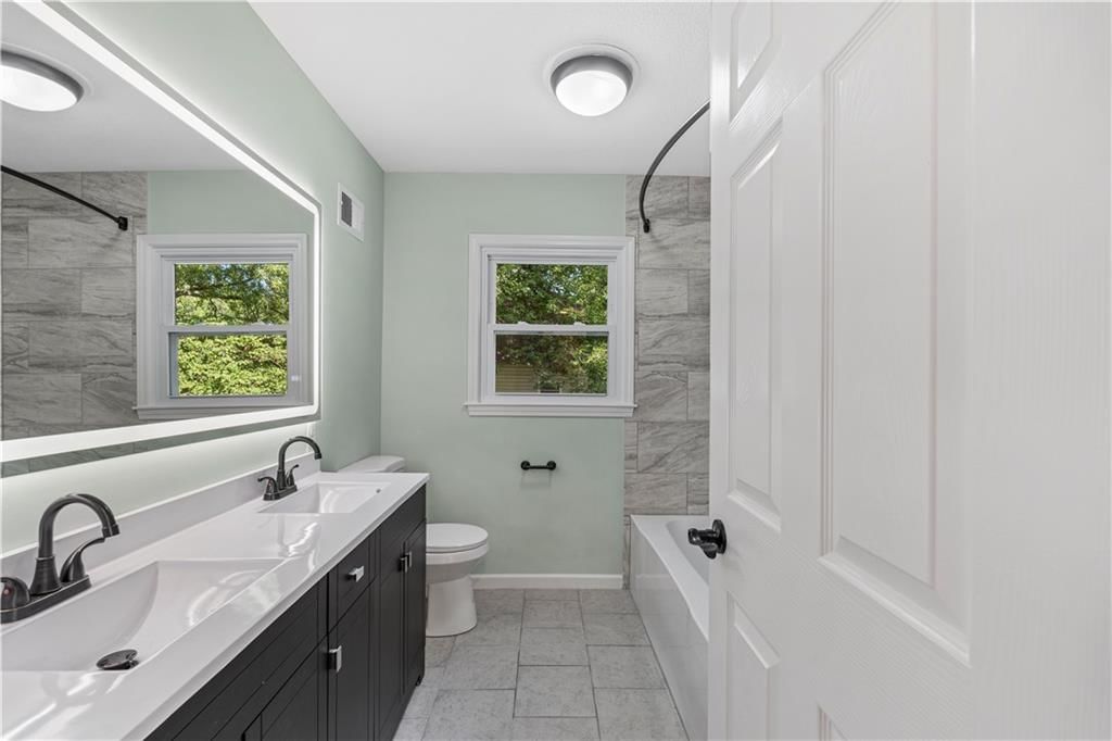115 W Walnut Street — photo 20