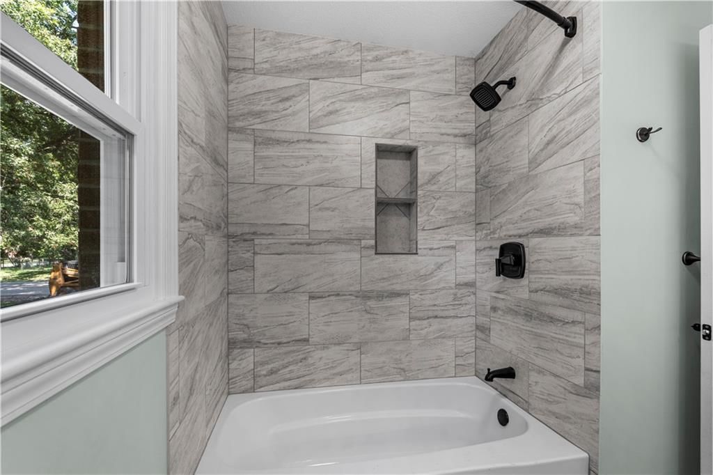 115 W Walnut Street — photo 22