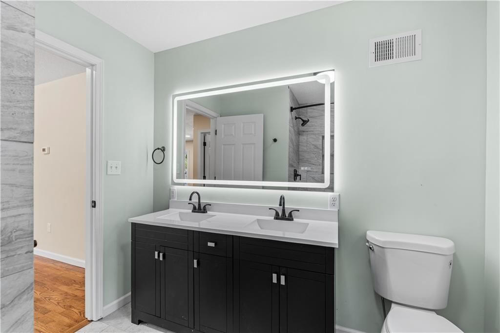 115 W Walnut Street — photo 23