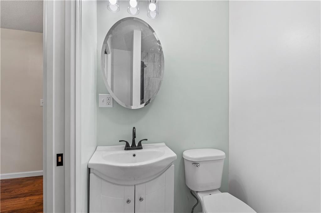 115 W Walnut Street — photo 26