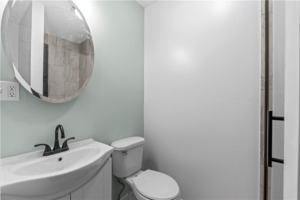115 W Walnut Street — photo 28