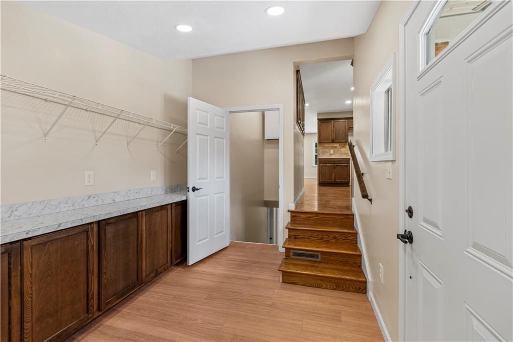 115 W Walnut Street — photo 31