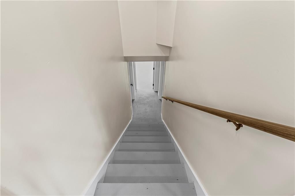 115 W Walnut Street — photo 32