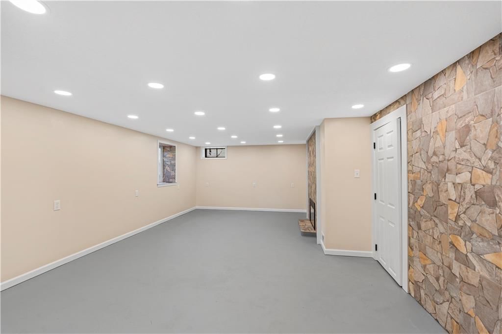 115 W Walnut Street — photo 34