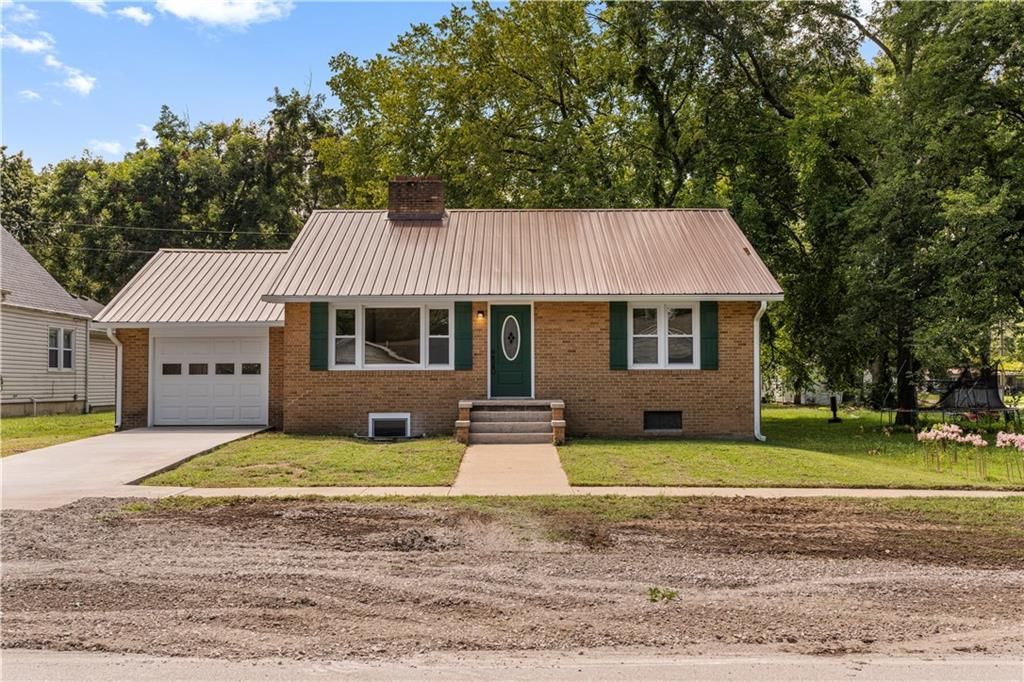 115 W Walnut Street — photo 39