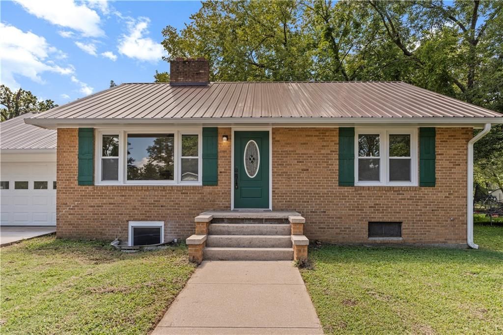 115 W Walnut Street — photo 40