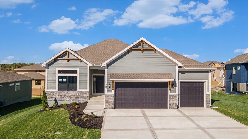 7602 NE 103rd Street, Kansas City, MO