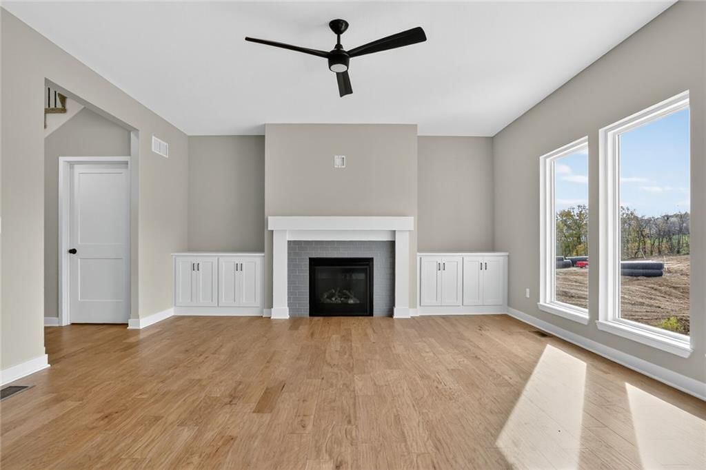 16231 Giorgia Street — photo 4