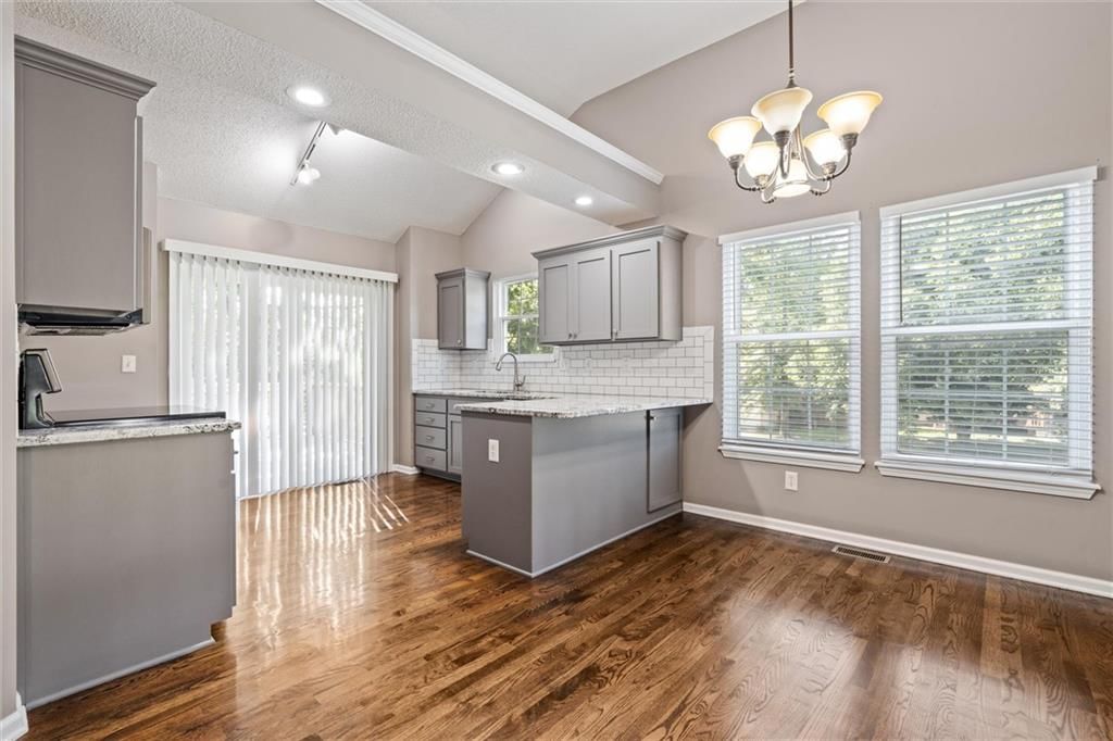 Photo 9 of 37 - 21894 S Roosevelt Street