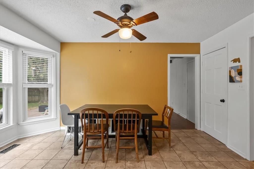 Photo 9 of 34 - 1604 W Cedar Street
