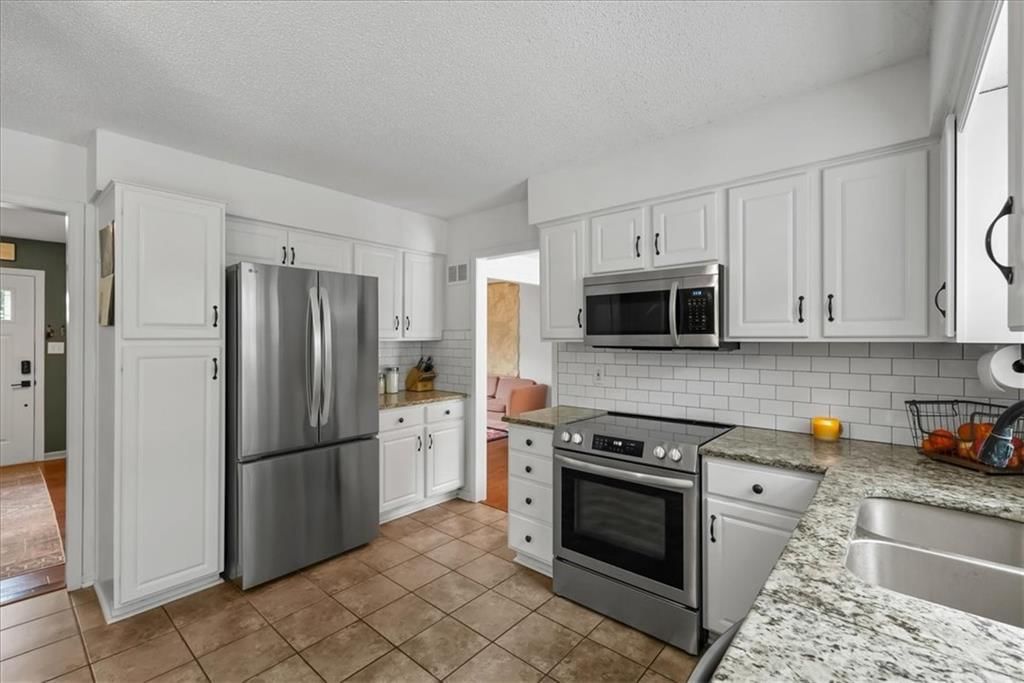 Photo 12 of 34 - 1604 W Cedar Street