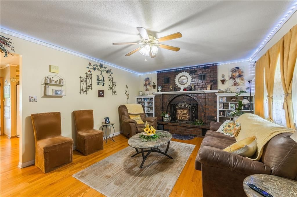 Photo 12 of 32 - 914 S 76th Street