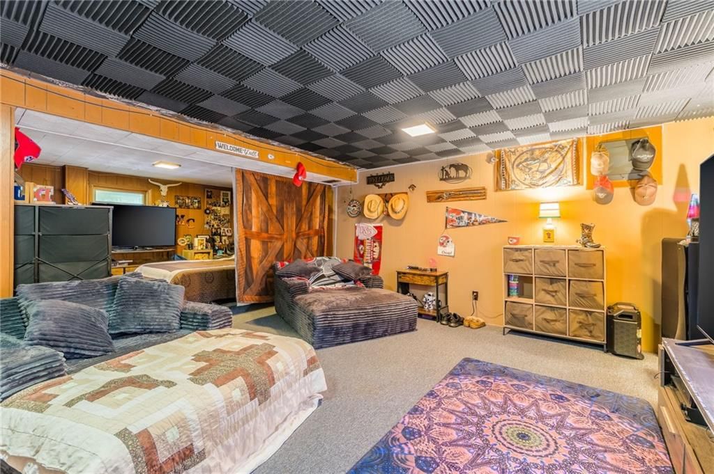 Photo 32 of 32 - 914 S 76th Street