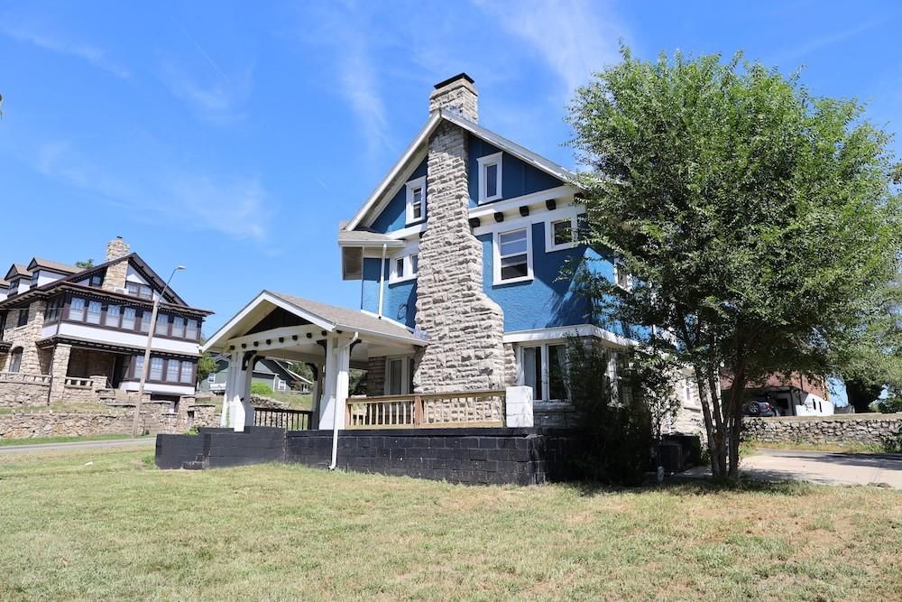 Photo 5 of 33 - 3901 Manheim Road