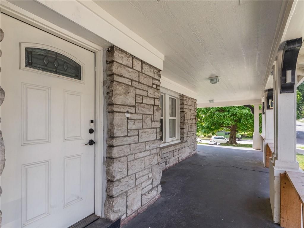 Photo 8 of 33 - 3901 Manheim Road