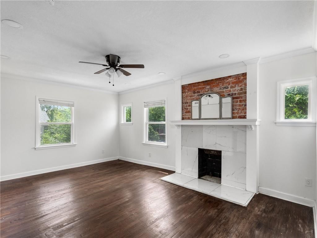 Photo 11 of 33 - 3901 Manheim Road