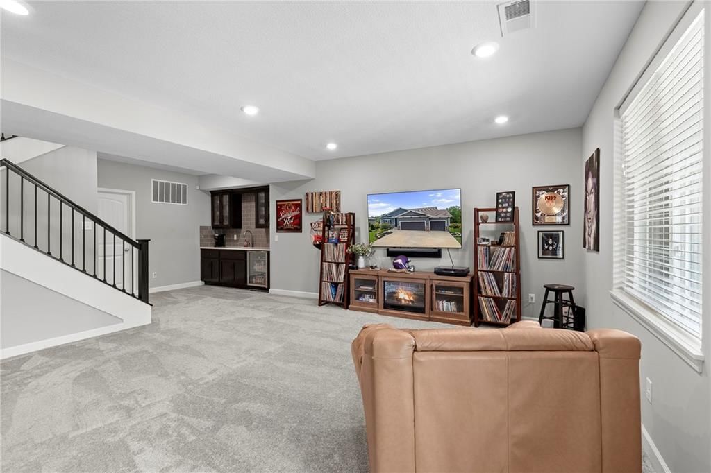 Photo 32 of 64 - 16875 W 170th Court
