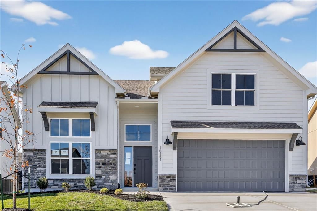 16181 Ryan Circle, Parkville, MO
