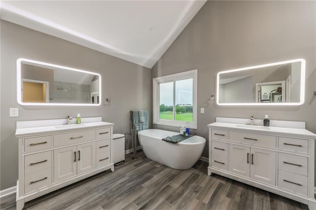 10134 N Montgall Avenue — photo 32