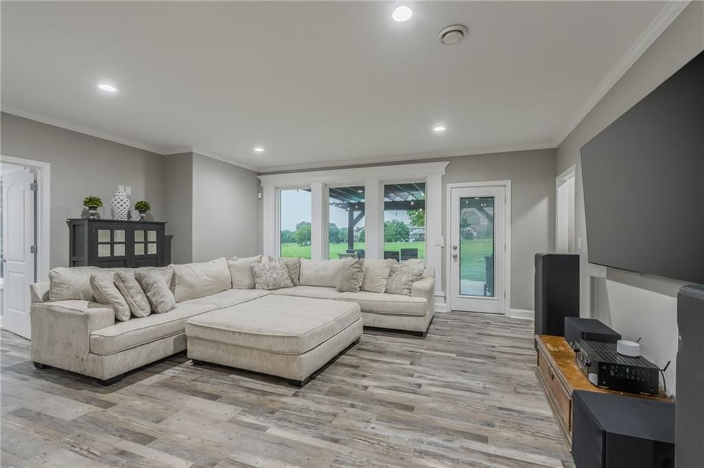 10134 N Montgall Avenue — photo 45