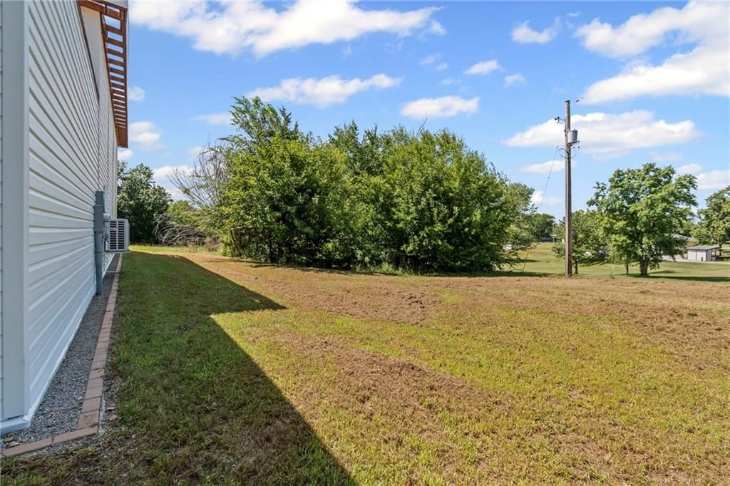 1005 Sycamore Drive — photo 31