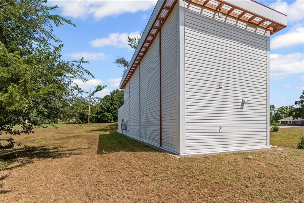 1005 Sycamore Drive — photo 34