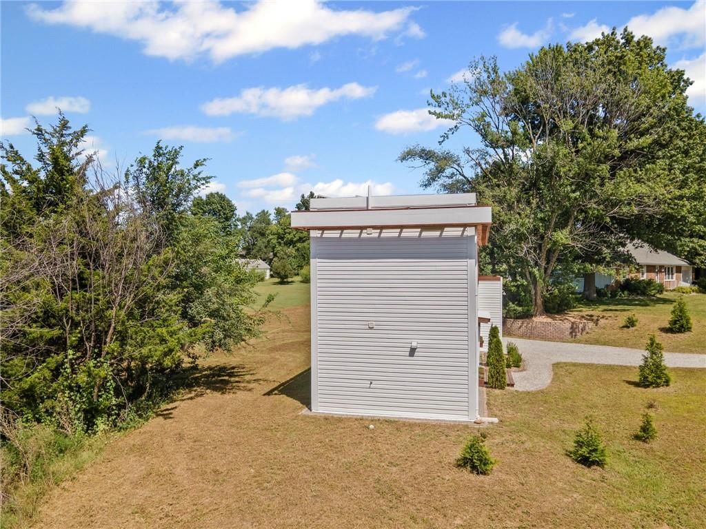 1005 Sycamore Drive — photo 35