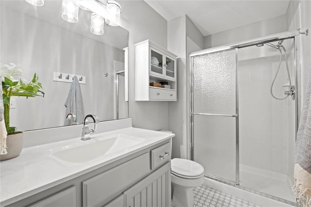 Photo 19 of 30 - 13939 S Summit Street