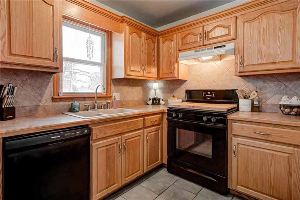 Photo 14 of 26 - 2205 Jil Street