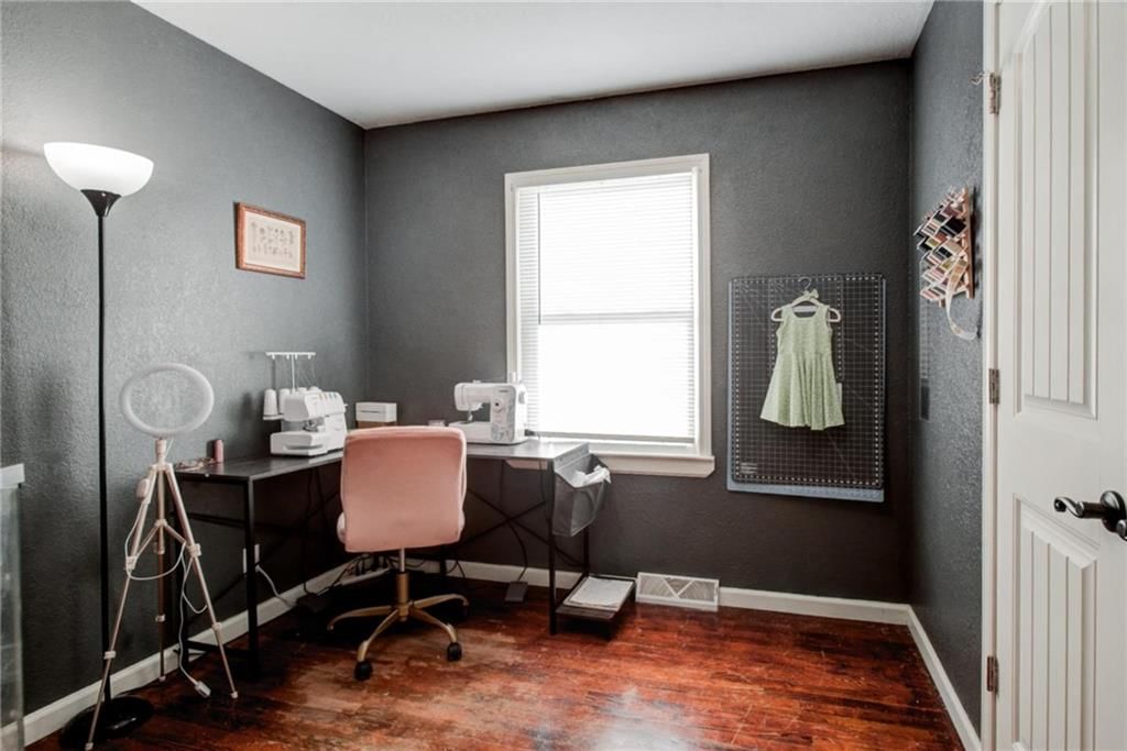 Photo 16 of 26 - 2205 Jil Street