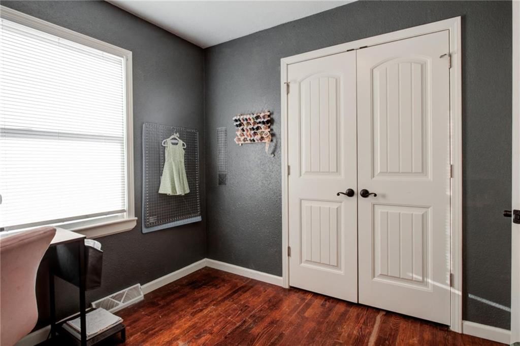 Photo 18 of 26 - 2205 Jil Street