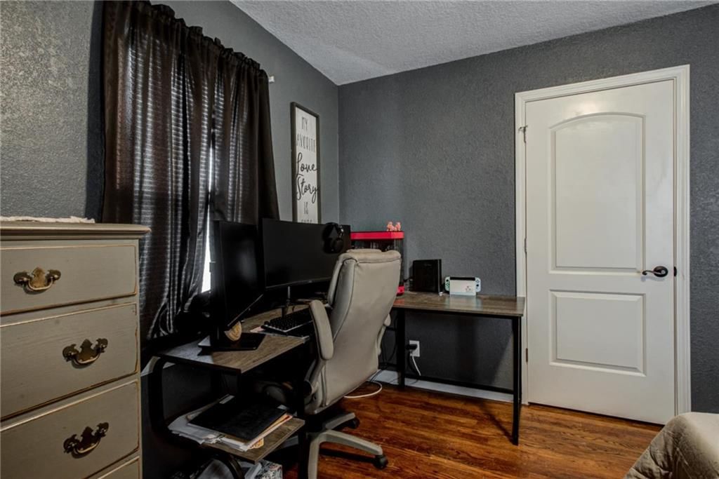 Photo 21 of 26 - 2205 Jil Street