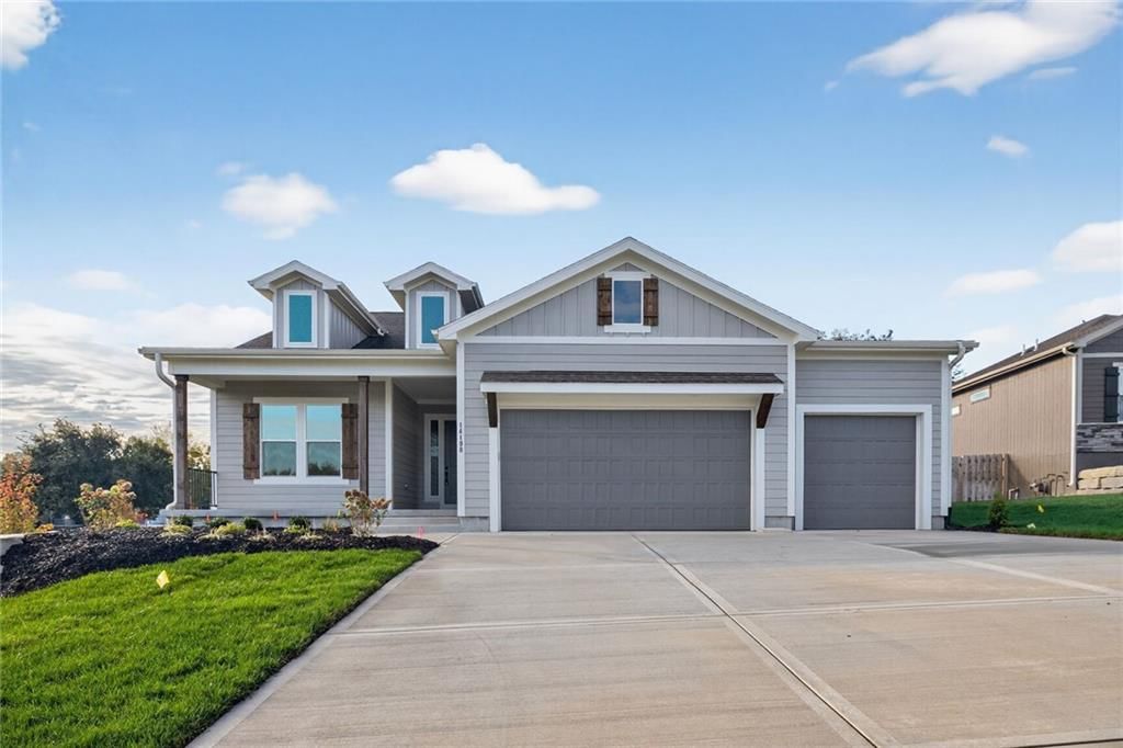14198 S Pickering Street, Olathe, KS