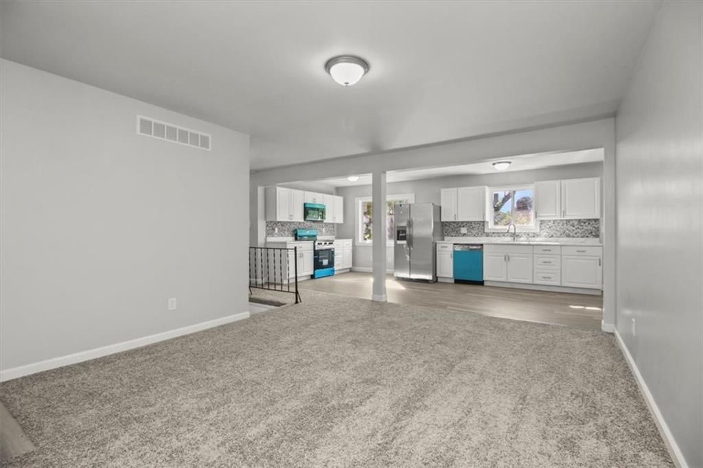 Photo 5 of 22 - 7901 NE 51st Terrace