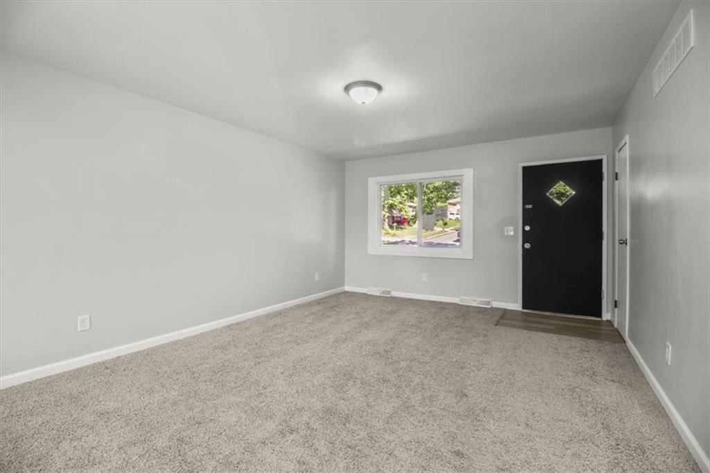 Photo 6 of 22 - 7901 NE 51st Terrace
