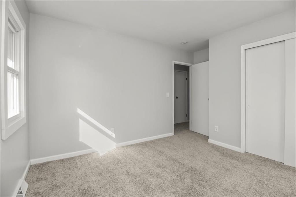 Photo 8 of 22 - 7901 NE 51st Terrace