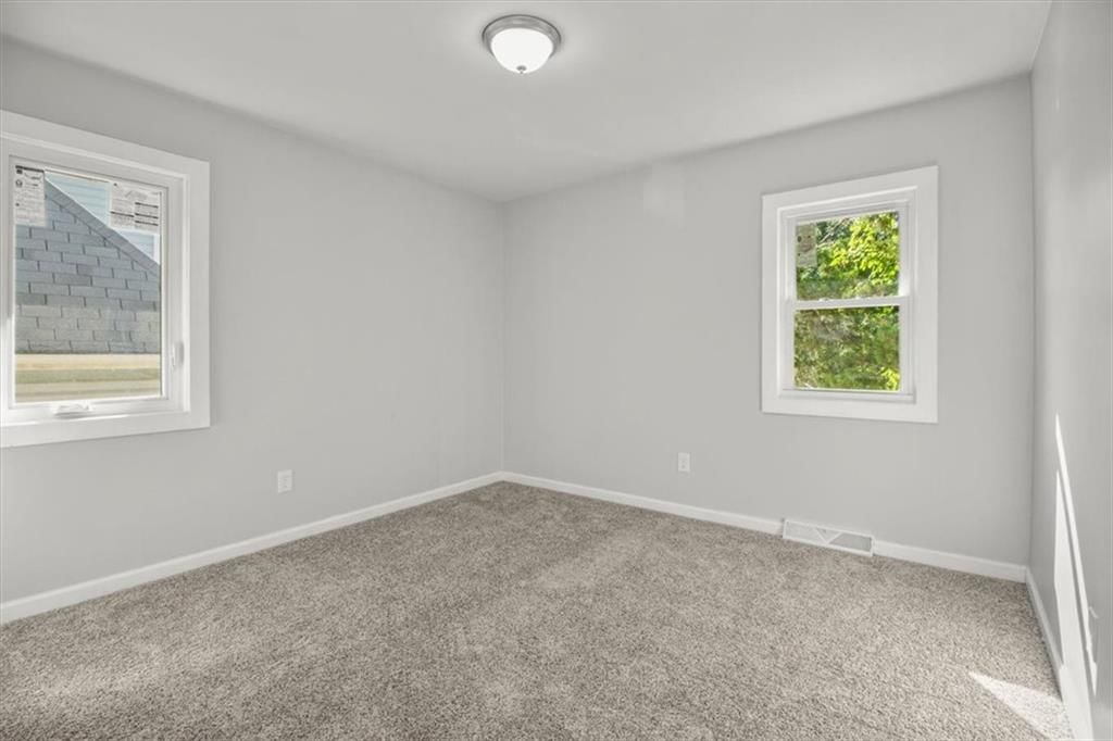 Photo 9 of 22 - 7901 NE 51st Terrace