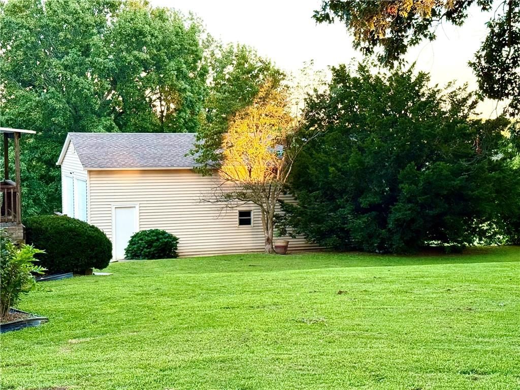 Photo 9 of 9 - 1801 S 41st Street