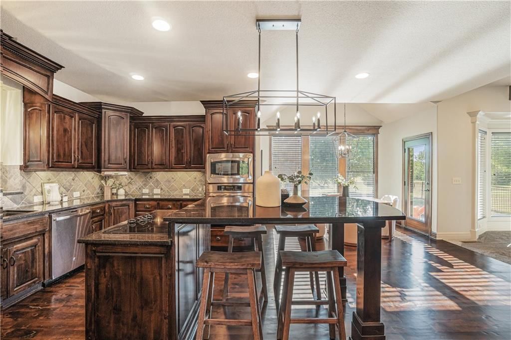 Photo 10 of 55 - 15033 Latham Street