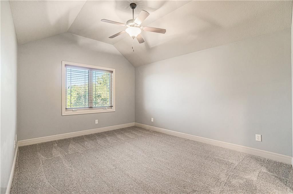 Photo 31 of 55 - 15033 Latham Street