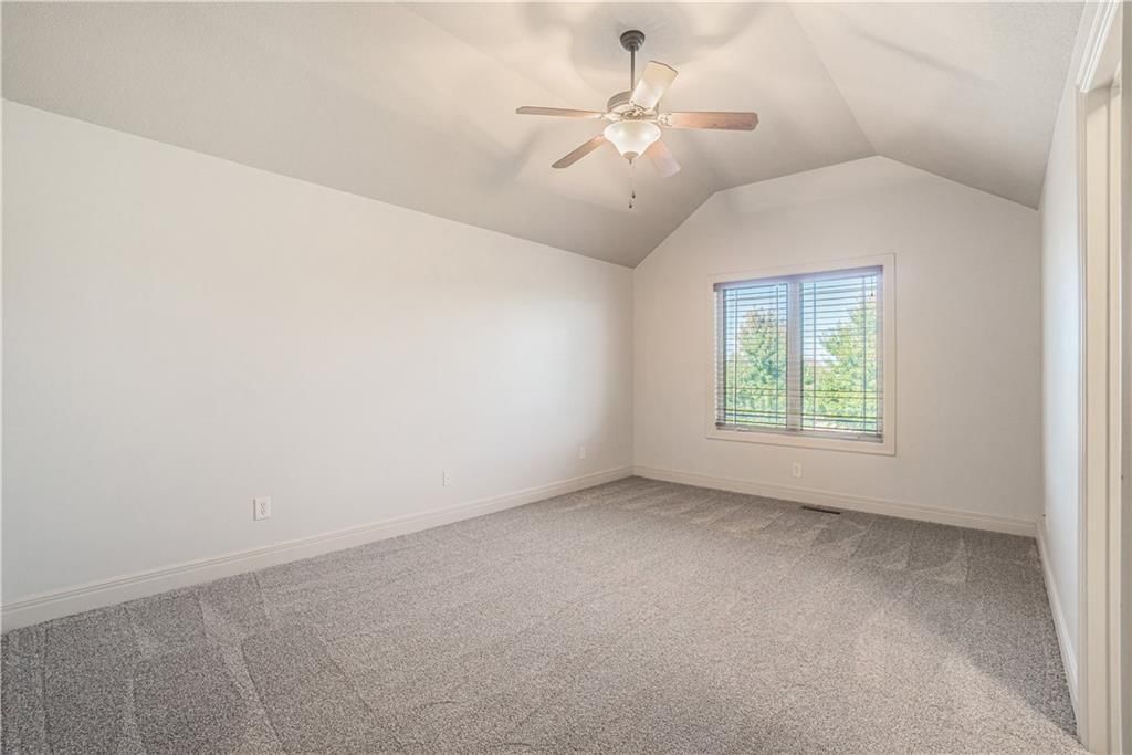 Photo 32 of 55 - 15033 Latham Street