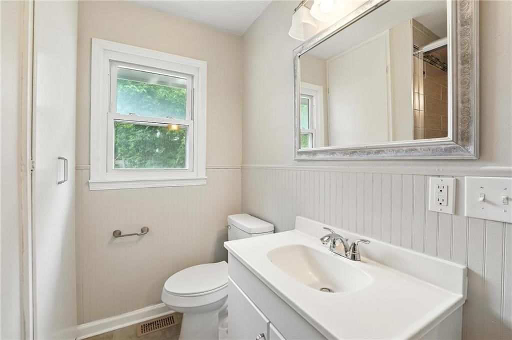 Photo 16 of 39 - 6319 N Agnes Circle