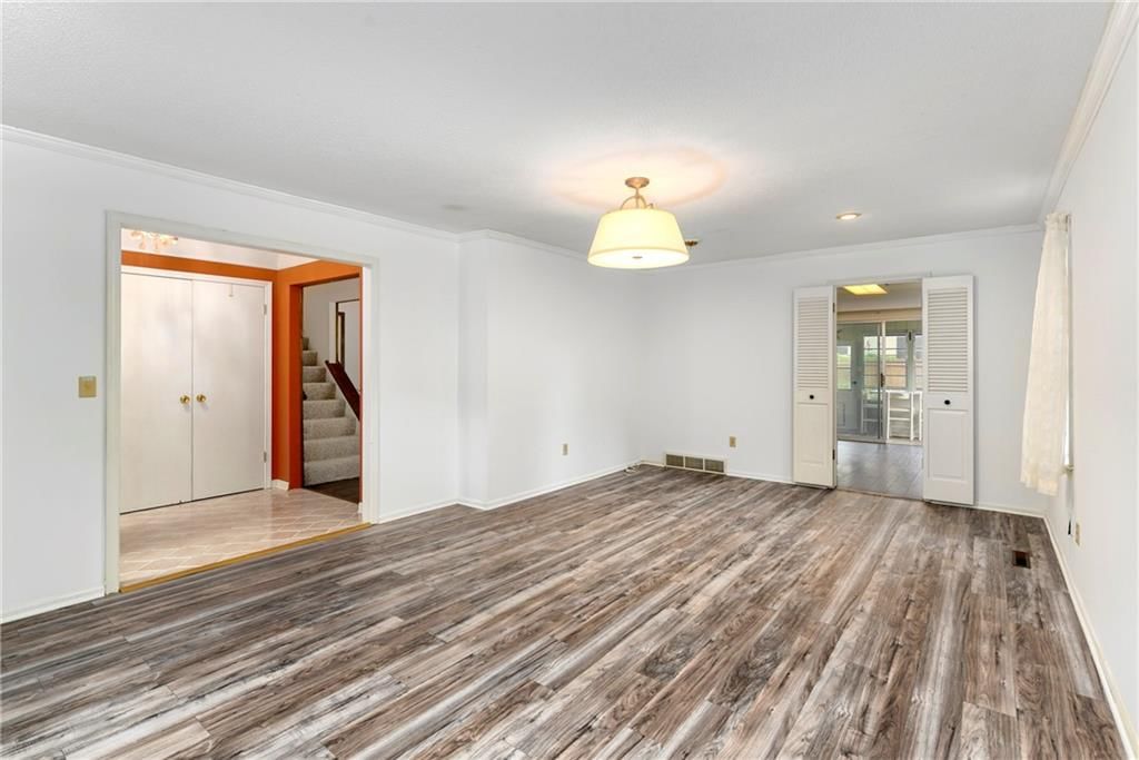 12022 W 100th Street — photo 10