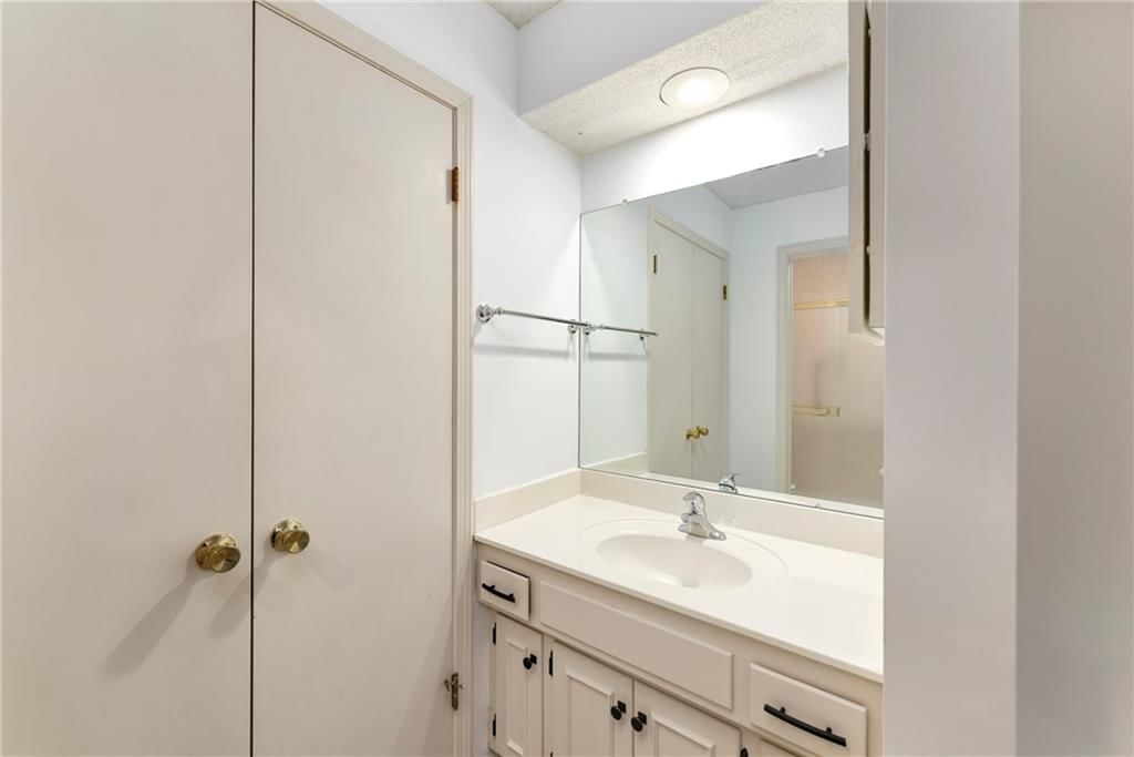 12022 W 100th Street — photo 34