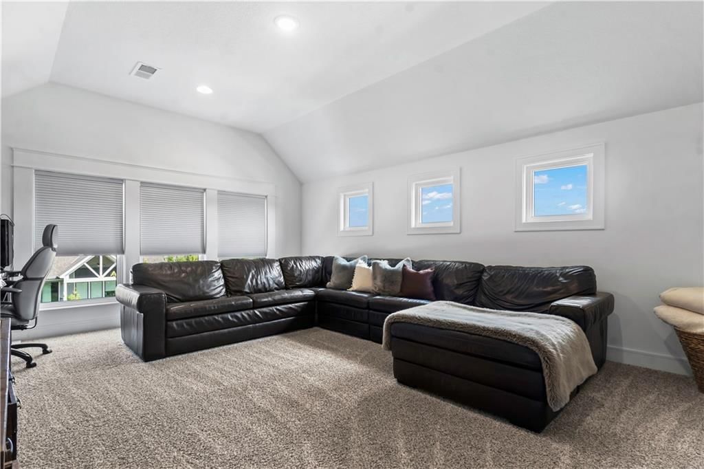 Photo 46 of 83 - 16805 Rosehill Street