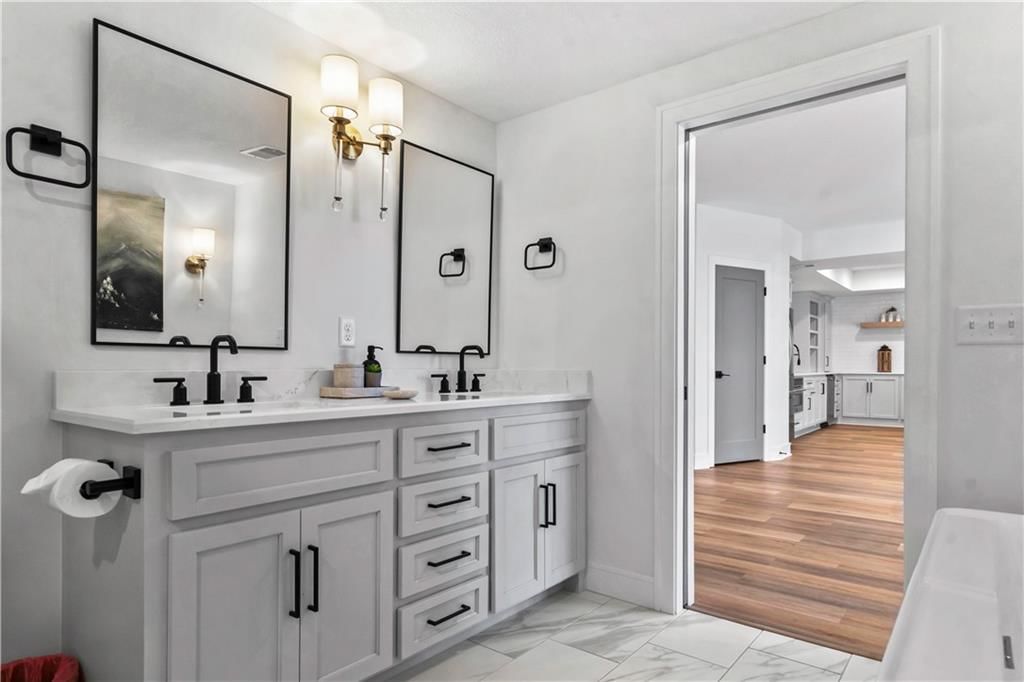 Photo 70 of 83 - 16805 Rosehill Street