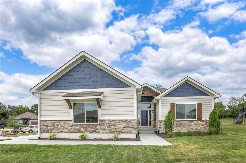 9301 SW Leviathan Court, Lee's Summit, MO