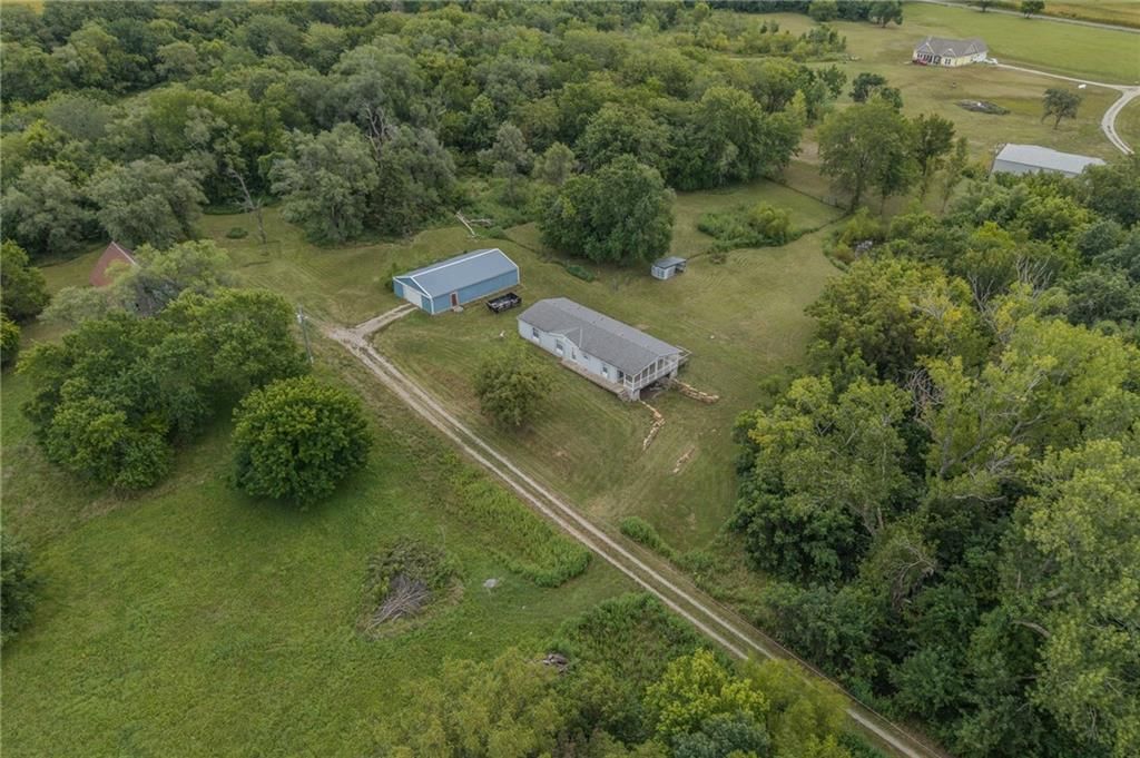 Photo 5 of 14 - 2246 Handly Road