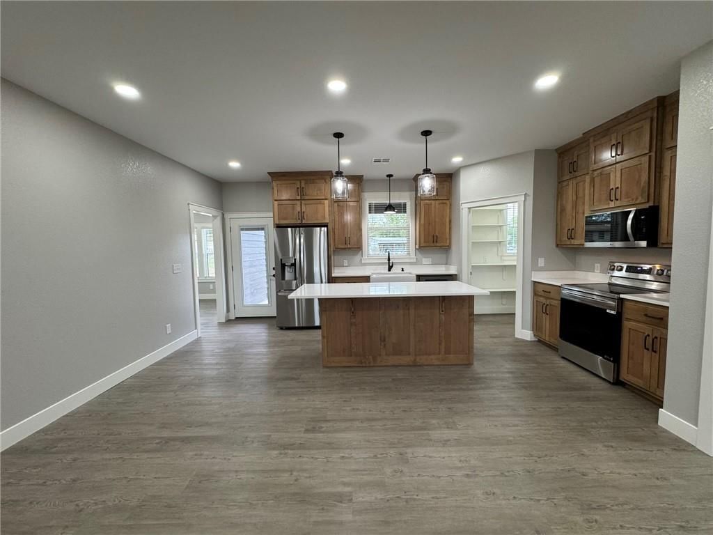 Photo 10 of 60 - 503 N EDGEWOOD Drive