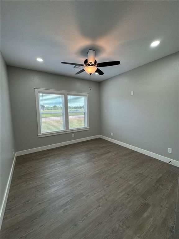 Photo 23 of 60 - 503 N EDGEWOOD Drive